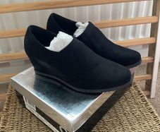 Bnwt black wedge shoe size 41(7)