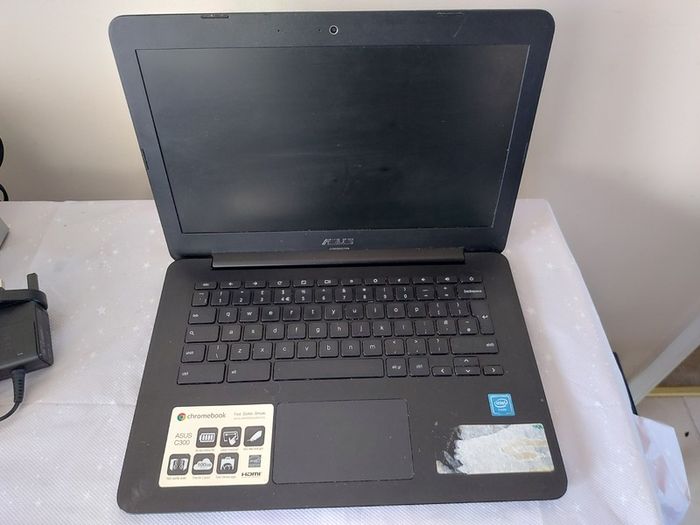 ASUS ChromeBook, Model C300S, Powerwashed and reset