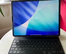 iPad Pro 12.9" M2 6th Gen + Apple Pencil 2nd Gen + Apple Magic Keyboard