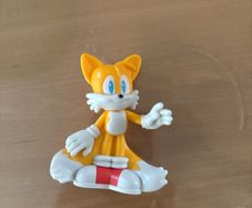 Action figure tails