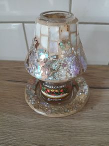 Lovely Smallish Yankee Candle Shade/Plate