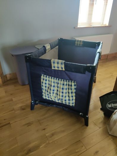 Play pen