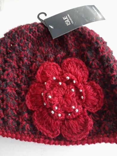 New hat and gloves tag attached