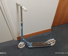 Oxelo Mid 7 kick scooter with stand