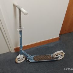 Oxelo Mid 7 kick scooter with stand