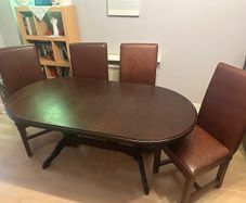 Extendable Solid Wood Dining Table with 8 Chairs