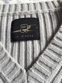 Jumper for men v neck size large