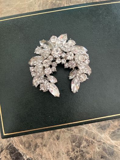 brooch