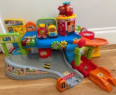 V-Tech Toot Toot Garage
