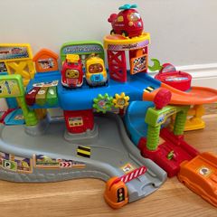 V-Tech Toot Toot Garage