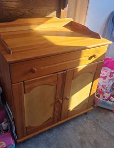 Baby changing unit