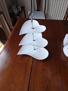 cake stand
