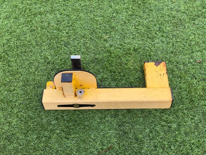 Universal Wheel clamp - fits most caravans