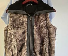 New Look Faux Fur Zip-Up Gilet Vest with Ribbed Knit Trim - Size 10