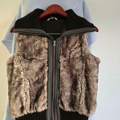 New Look Faux Fur Zip-Up Gilet Vest with Ribbed Knit Trim - Size 10