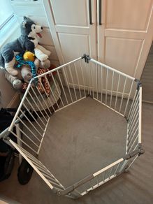 Modular baby play-pen/ safety gate - white