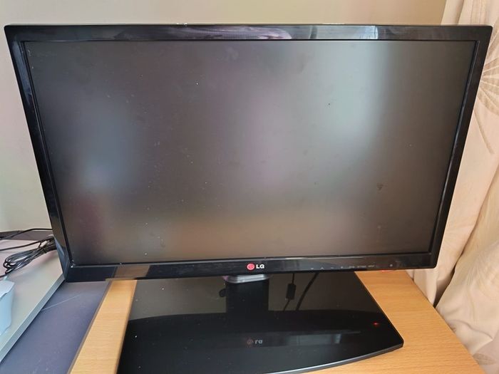 LG 24 inch TV - Saorview