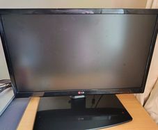LG 24 inch TV - Saorview