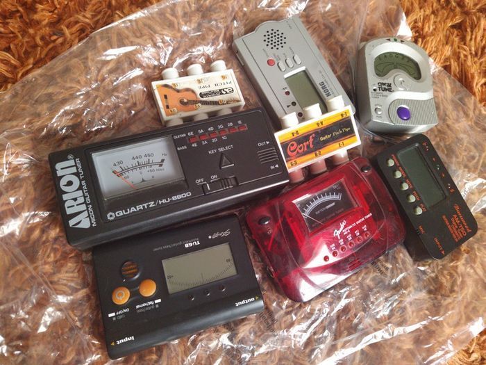 Lot of different brand guitar tuners