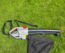 leaf blower