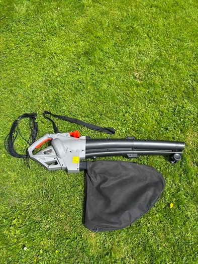 leaf blower
