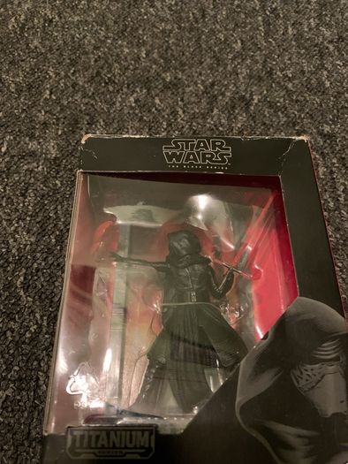 Star Wars The Black Series Titanium Kylo Ren
