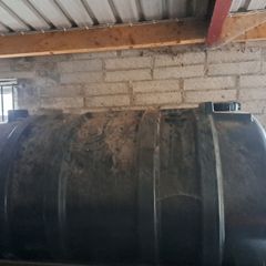 Oil tank