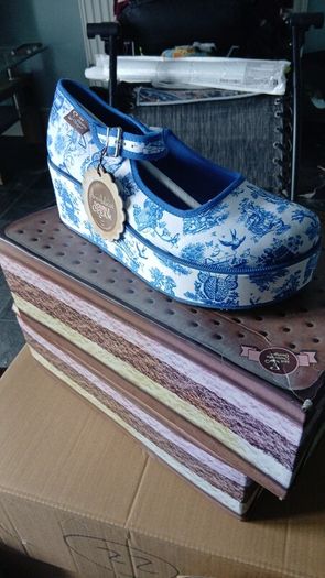 women shoes