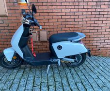 2021 Moped