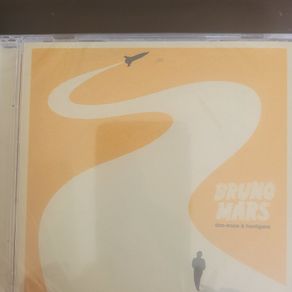 Bruno Mars - Doo Wops & Hooligans. New cd.