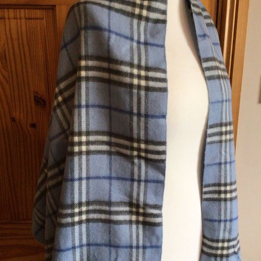 Large Blue Checked Cashmere Burberry London Shawl scarf includes postage