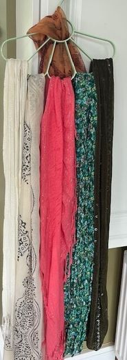 Hanger Organiser multi use - Scarf, Belt, Jewellery- Soft Green Brand New With 6 Scarves / shawls In Mint Condition.  (6)