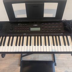 Yamaha PSR -E273 Keyboard with stand and stool