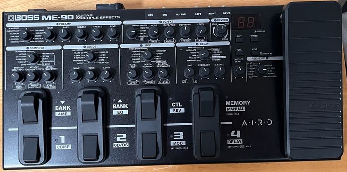 Boss ME-90