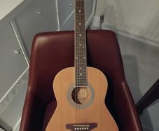Acoustic . Left handed 3/4 size