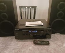 Pioneer amplifier with radio + speakers