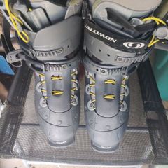 Ski Boots. Salamon