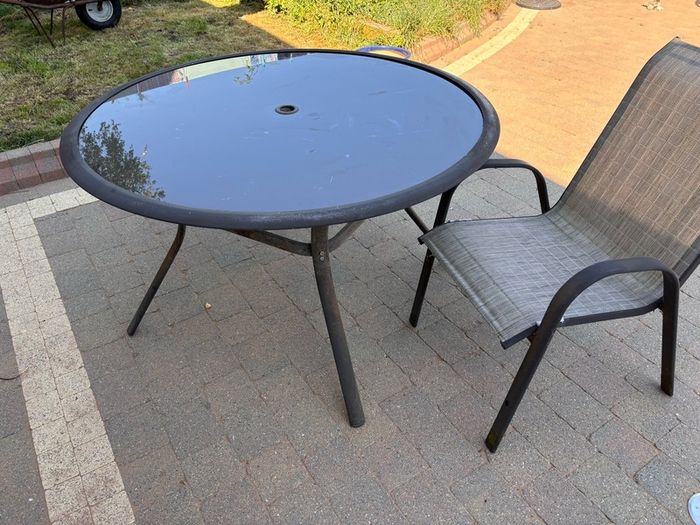 Garden table and 4 chairs