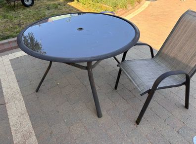 Garden table and 4 chairs