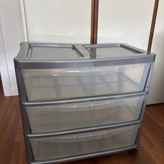 Plastic drawers