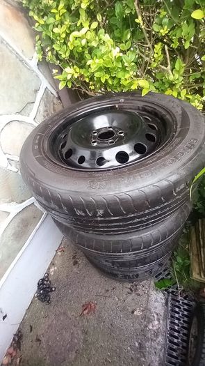 Ford 4 Wheels and tyres