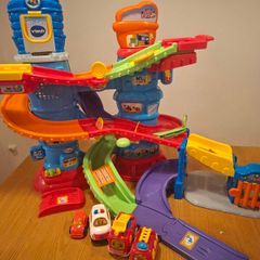 Toot toot Car track