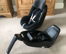 Maxi Cosi 2 Way Pearl & Isofix Base