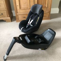 Maxi Cosi 2 Way Pearl & Isofix Base