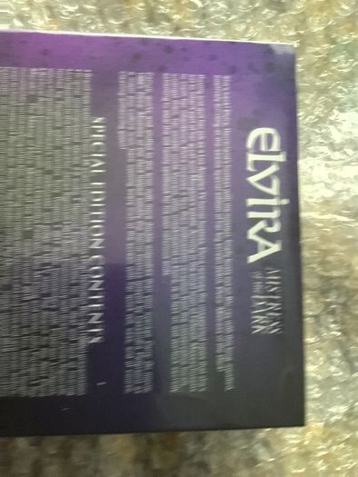 Elvira mistress of the Dark Blu Ray Special Edition