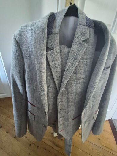 Robert Simpson Collection 3 piece Suit