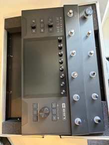 Line 6 Helix Stadium guitar processor in Thon flight case
