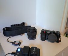 Sony Alpha a6100 bundle with 50mm f/1.8 lens, batteries, charger and strap [Excellent condition]