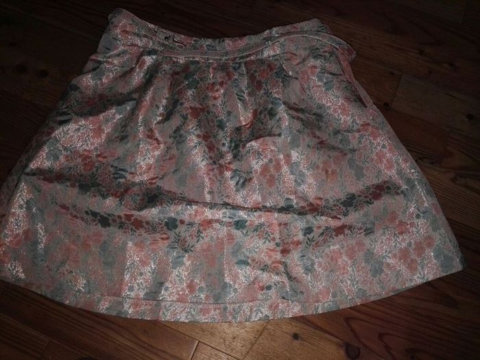 Ladies Skirt