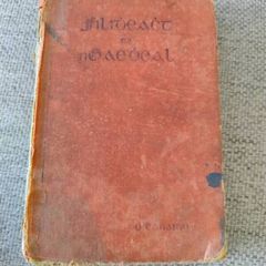 Filidheacht na nGaedheal Notai 1940 Irish Poetry Notes by Padraig O Canainn hardback in well used condition with all pages intact FREE STANDARD POSTAGE INCLUDED